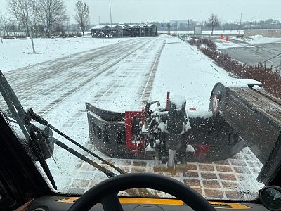 Úklid sněhu a posyp chodníků a silnic