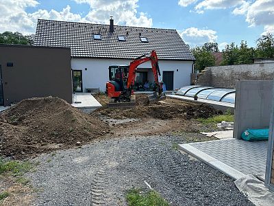 Zemní práce a terénní úpravy pozemku